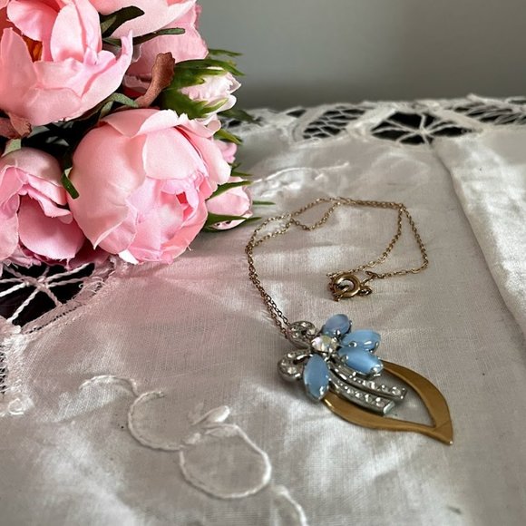 Vintage Blue Rhinestone Pendant Necklace, 15" Gold Toned Chain - Picture 6 of 7